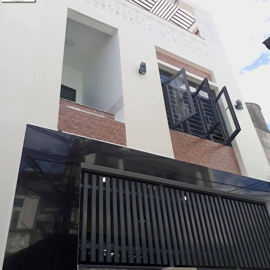 NHÀ ANH HUY CHỊ TRINH - Khu phố Bà Triệu, phường 7, thành phố Tuy Hòa, tỉnh Phú Yên