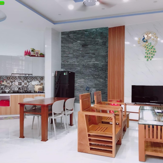 NHÀ ANH HUY CHỊ TRINH - Khu phố Bà Triệu, phường 7, thành phố Tuy Hòa, tỉnh Phú Yên