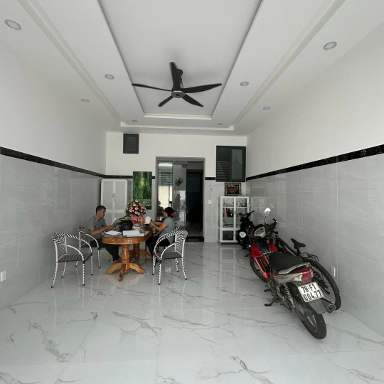 NHÀ ANH MINH CHỊ TUYẾN - Đường NB5 hẻm Lương Văn Chánh , phường 5, tp. Tuy Hoà, tỉnh Phú Yên 